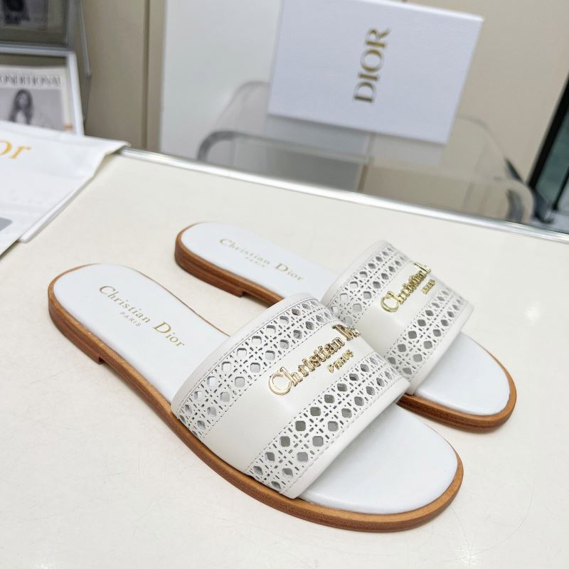 ch**an D*or slippers
